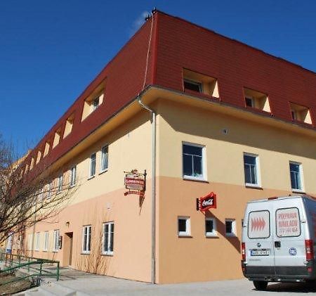 Penzion Mova Kadaň Exteriör bild